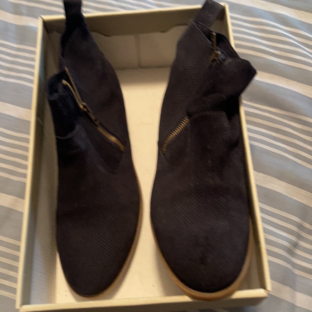 Booties - Picture 4 of 5